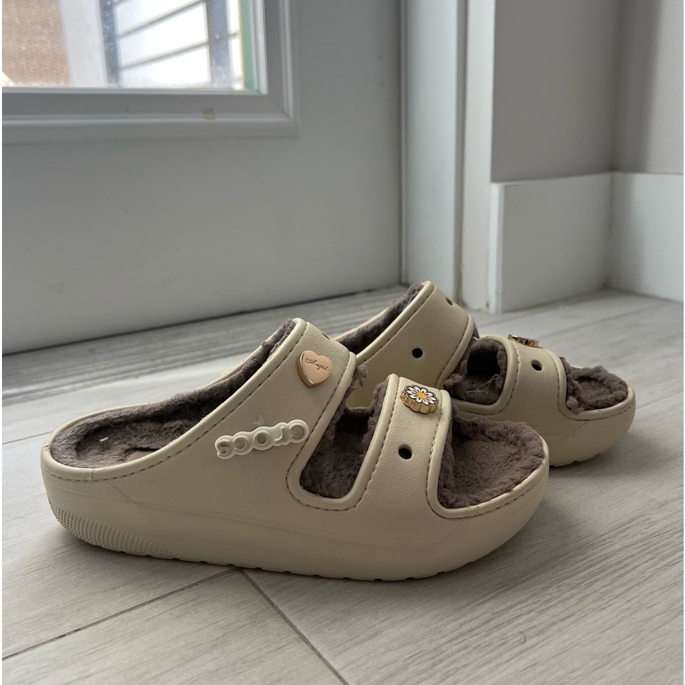 Classic Cozzy Sandals size 7